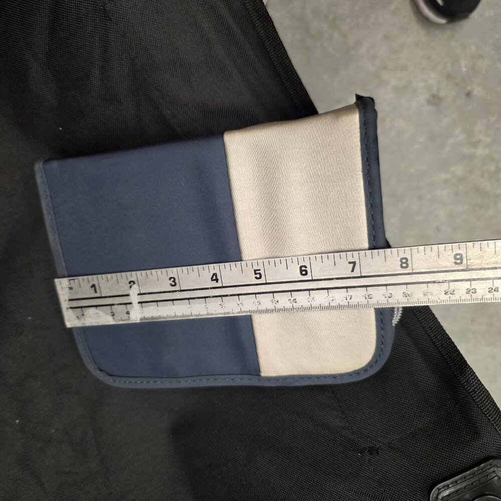 UNITED AIRLINES POLARIS Business Class Amenity Kit - Picture 8 of 10